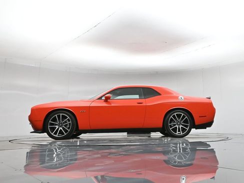 Used 2023 Dodge Challenger R/T image 7