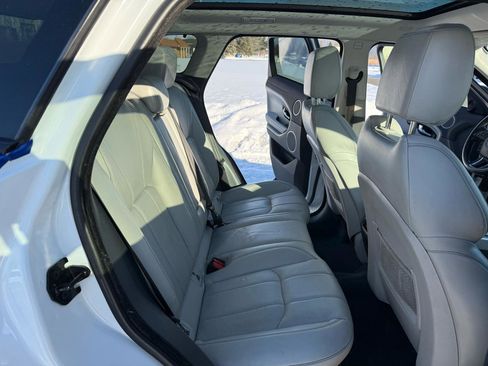 Used 2017 Land Rover Range Rover Evoque HSE image 25