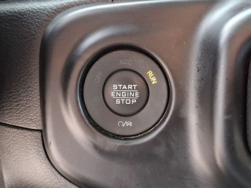 Used 2021 Jeep Gladiator Mojave AWD/4WD image 25