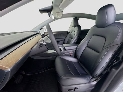 Used 2023 Tesla Model Y Long Range image 8