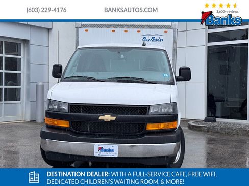 Used 2025 Chevrolet Express 3500 w/ Power Convenience Package image 3