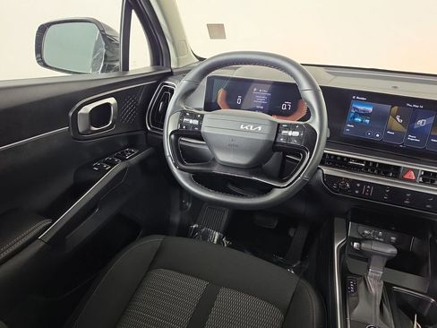 Certified 2026 Kia Sorento LX FWD image 27