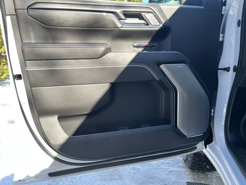 Used 2024 GMC Sierra 1500 AT4X image 11