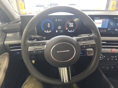 Used 2025 Hyundai Sonata SEL FWD image 7
