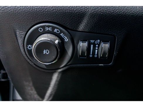 Used 2022 Jeep Compass Latitude image 21