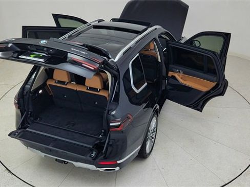 Used 2025 BMW X7 xDrive40i w/ Executive Package image 91