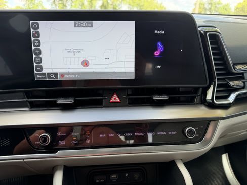 Certified 2023 Kia Sportage EX image 19