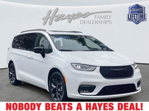 New 2026 Chrysler Pacifica Limited image 1