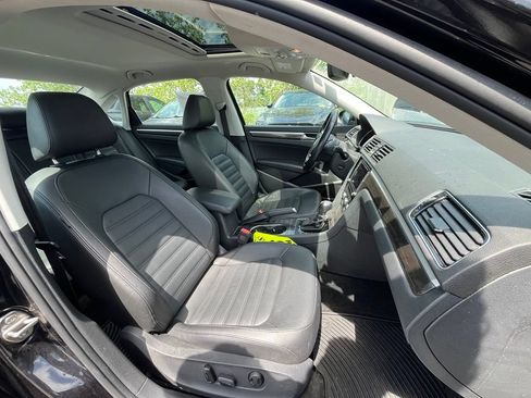 Used 2018 Volkswagen Passat 2.0T SEL Premium FWD image 12