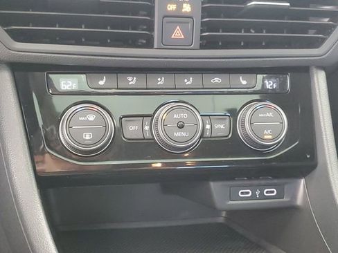 Used 2023 Volkswagen Jetta SE image 30