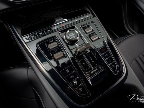 Used 2025 Aston Martin DBX 707 image 31