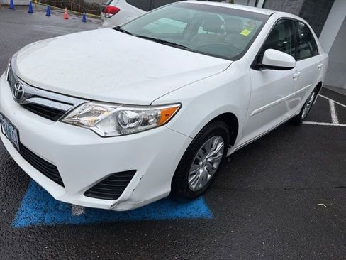 Used 2013 Toyota Camry LE image 3