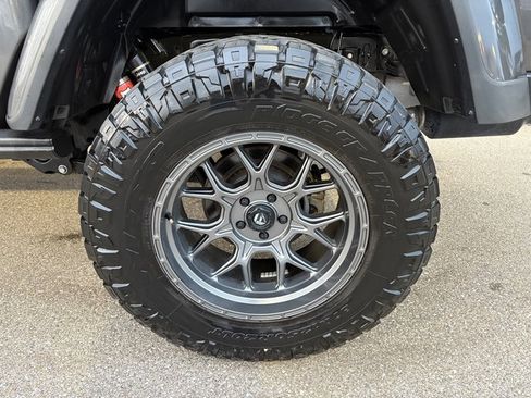 Used 2020 Jeep Gladiator Mojave image 48