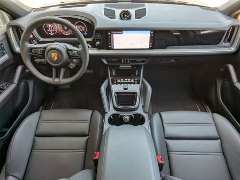 Certified 2025 Porsche Cayenne Coupe image 22