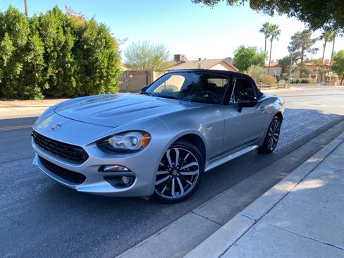 Used 2020 FIAT 124 Spider Urbana Edition Convertible *Lt image 41