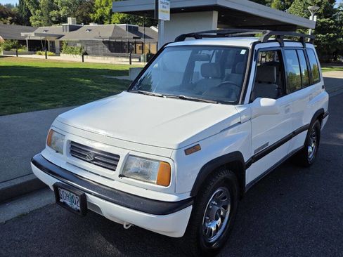 Used 1992 Suzuki Sidekick JLX image 1