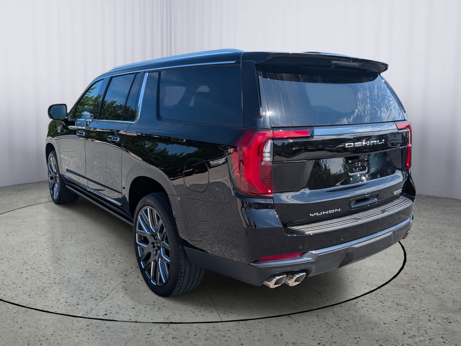 Certified 2026 GMC Yukon XL Denali Ultimate AWD/4WD image 5