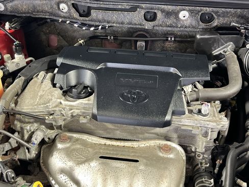 Used 2017 Toyota RAV4 XLE w/ Carpet Mat Package AWD/4WD image 29