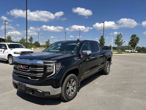 Used 2025 GMC Sierra 1500 SLT AWD/4WD image 1