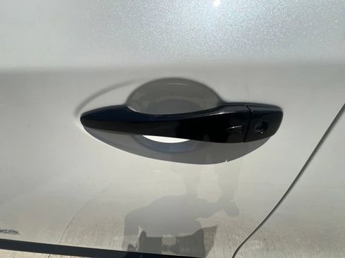 Used 2019 Nissan Pathfinder SL FWD image 28