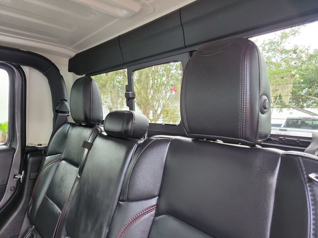 Used 2023 Jeep Gladiator Rubicon AWD/4WD image 13
