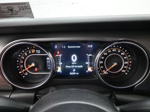 Used 2023 Jeep Gladiator Overland AWD/4WD image 14