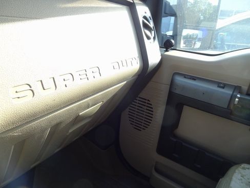 Used 2012 Ford F250 XLT w/ XLT Interior Pkg image 13