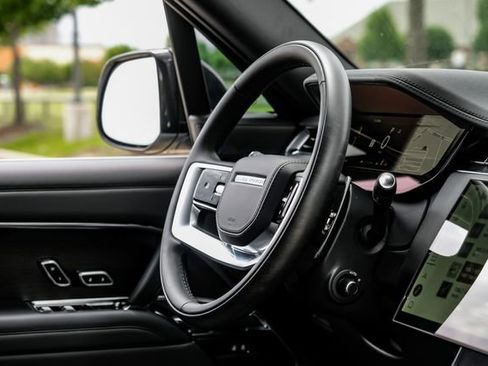 New 2026 Land Rover Range Rover Long Wheelbase SE AWD/4WD image 18