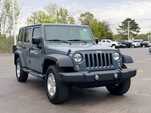 Used 2015 Jeep Wrangler Unlimited Sport w/ Quick Order Package 24S AWD/4WD image 2