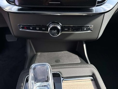 New 2026 Volvo XC90 B6 Plus w/ Protection Package Premier AWD/4WD image 28