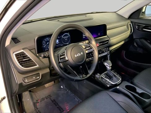 Used 2024 Kia Seltos EX AWD/4WD image 18