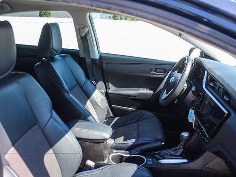Used 2018 Toyota Corolla SE w/ Carpet Mat Package (TMS) FWD image 17