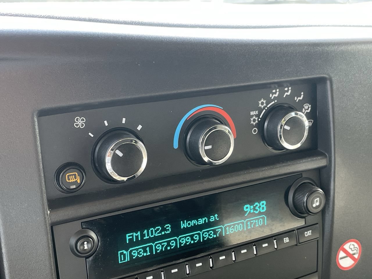 Used 2025 Chevrolet Express 3500 LT w/ LT Preferred Equipment Group RWD image 34