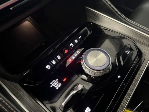 Used 2023 Jeep Wagoneer Series II w/ HD Trailer Tow Package image 22