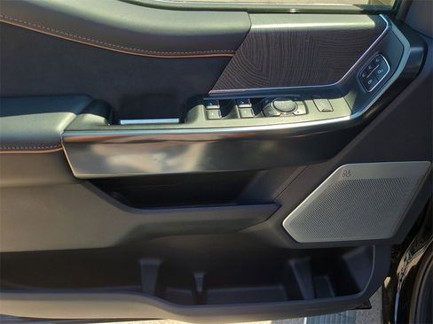 Used 2024 Ford F250 Platinum w/ FX4 Off-Road Package image 23