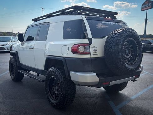 Used 2012 Toyota FJ Cruiser 2WD w/ Convenience Pkg image 19