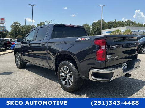 Used 2023 Chevrolet Silverado 1500 LT AWD/4WD image 3