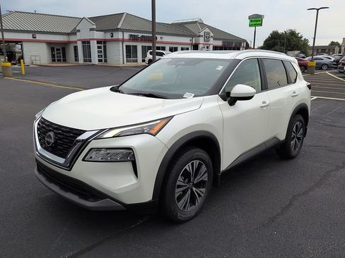 Used 2023 Nissan Rogue SV w/ SV Premium B Package FWD image 3