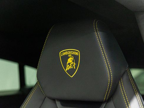 Used 2024 Lamborghini Urus S AWD/4WD image 32