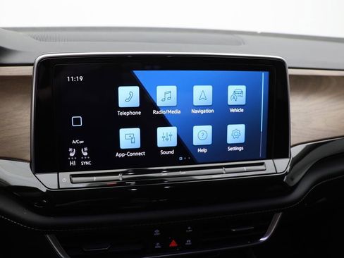 Used 2024 Volkswagen Atlas SE image 22