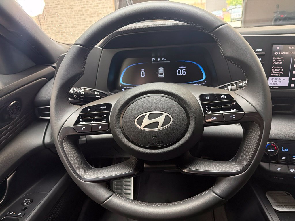New 2026 Hyundai Elantra SEL Sport FWD image 18