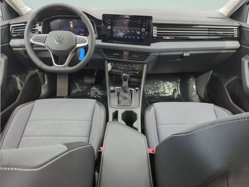New 2026 Volkswagen Jetta SE FWD image 19