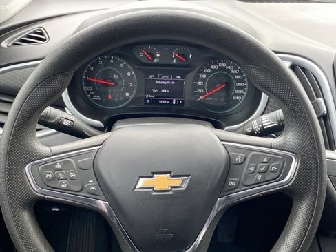 Used 2023 Chevrolet Malibu LT FWD image 9