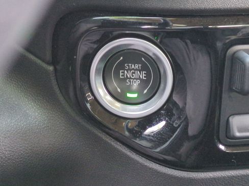 Used 2022 Chevrolet Silverado 1500 RST image 17