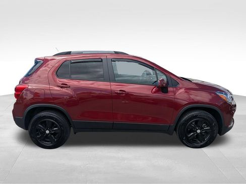 Used 2021 Chevrolet Trax LT w/ Premium Seat Package AWD/4WD image 12