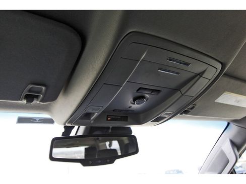 Used 2019 GMC Yukon XL SLT image 11