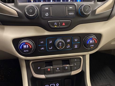 Used 2024 GMC Terrain Denali w/ Denali Premium Package image 20