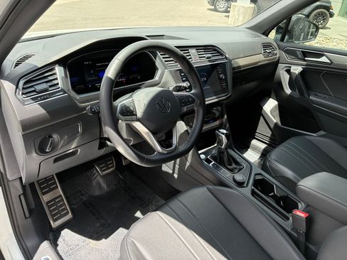 Used 2023 Volkswagen Tiguan SE R-Line AWD/4WD image 15