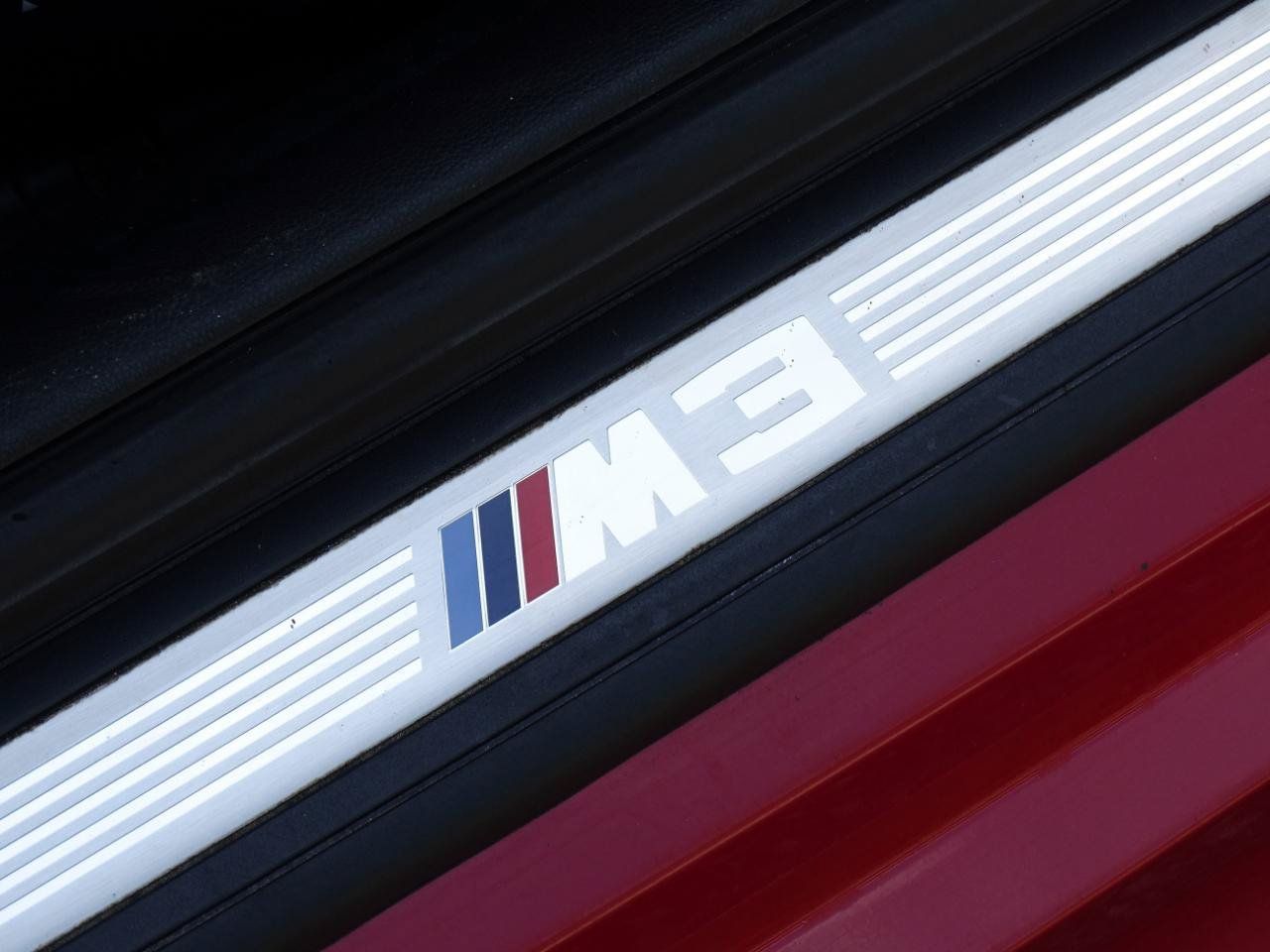 Used 2011 BMW M3 Convertible RWD image 12