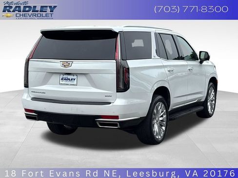 Used 2023 Cadillac Escalade Premium Luxury AWD/4WD image 6